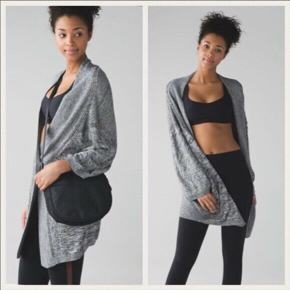 NWOT Lululemon black/white cocoon easy breeze wrap